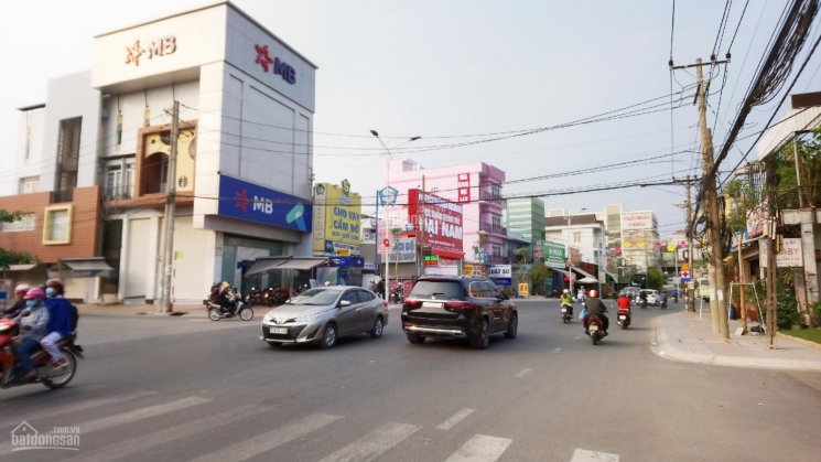 Nhà 10*12m được 2 căn nhà 1 trệt 1 lầu 5PN TT Lái Thiêu kế đường Nguyễn Văn Tiết, giá 6,3 tỷ