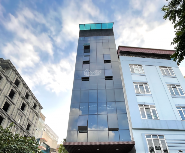Nhà mặt phố Hoàng Ngân - Trung Hoà Nhân Chính - 7 tầng thang máy - kinh doanh sầm uất