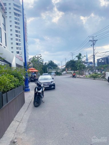 Bán đất mặt tiền Lương Định Của, Quận 2