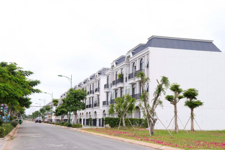 Lavilla Green City duy nhất 3 nền đất biệt thự view sông, DT 200m2 giá 3,9 tỷ. LH: 0902.396.003