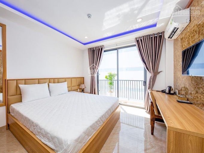 Bán khách sạn 2 mặt tiền cách biển 100m Nguyễn Biểu - 8 tầng 20 phòng mới xây giá 22 tỷ