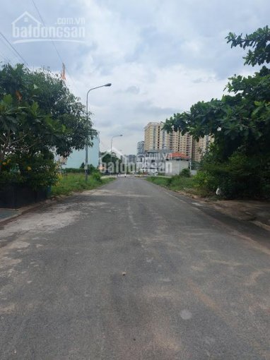 Bán đất đường Nguyễn Duy Trinh khu 10ha gần chợ nền O16 (100m2) 82 triệu/m2. Tel: 0909.972.783