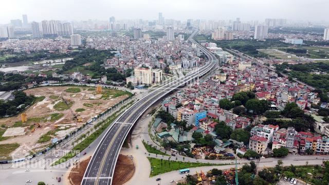 Bán liền kế 689 Phạm Văn Đồng, mặt tiền 6m, xây thô 5 tầng. Diện tích 55m2, 2 mặt thoáng, 7.8 tỷ