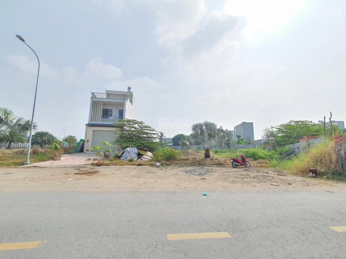 Chính chủ cần bán lô đất mặt tiền đường Trường Lưu DT 217m2