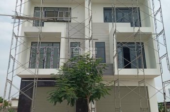 Cần bán nhà tại Thuận Giao - Thuận An - Bình Dương nhà 1 trệt 2 lầu, mái tum, nhà mới 100%