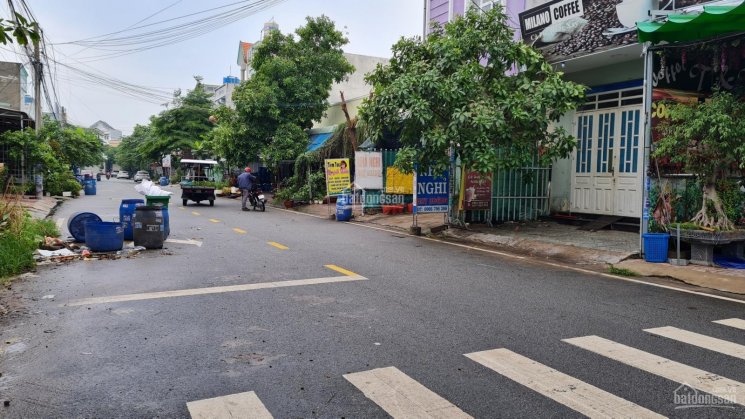 Trời mưa đất mềm trục đường D28, An Phú, Thuận An, Bình Dương trong KDC Việt Sing 100m2