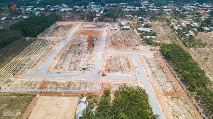 Cần bán nhanh lô đất 5x20m, kế bên UBND xã Tân Phước, cách TP Đồng Xoài 5km, NH hỗ trợ 50%