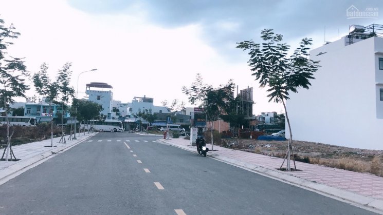 Bán lô 90m2 đối diện trung tâm thương mại, đường Số 12 - KĐT Lê Hồng Phong 1. Vị trí cực đắc địa