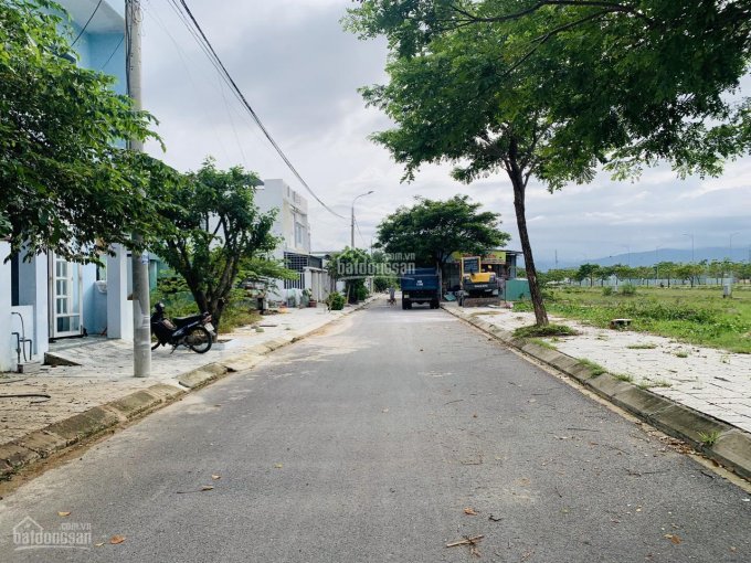 Vệt 50m Nguyễn Tất Thành nối dài, đường 5m5, đường 10m5. LH: 0972700420