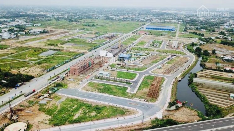 Cần sang lại gấp 2 lô đất The Sol City, mặt tiền chợ Hưng Long, Bình Chánh, giá 2.1tỷ, 0901762379