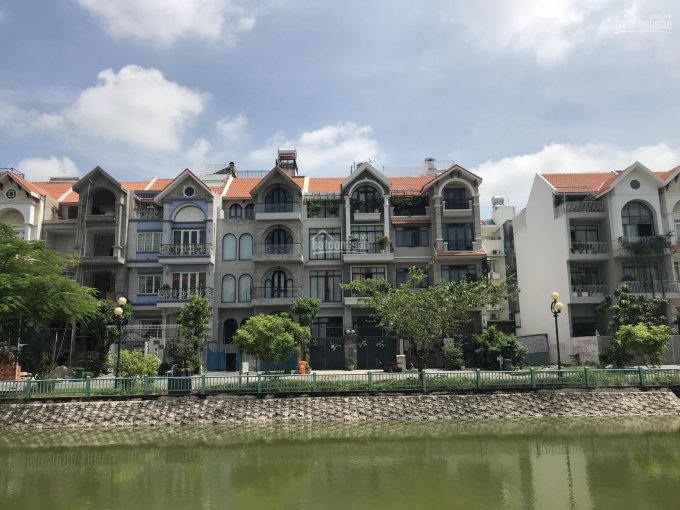 Cần bán gấp nền đất 5m x 20m mặt tiền đường D1 KDC Him Lam, Phường Tân Hưng, Q7. LH: 0934080888