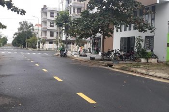 Mẹ Thứ đường 10m5 cạnh ngã 4 giao với Đô Đốc Lộc gần sân vận động Hòa Xuân