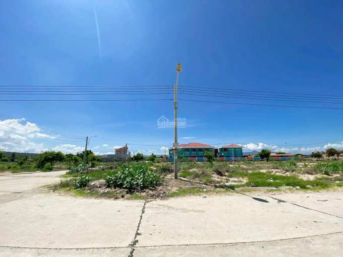 Cần bán gấp đất nền mặt tiền biền Hòa Phú gần sân bay Phan Thiết, sổ đỏ lâu dài có sẵn