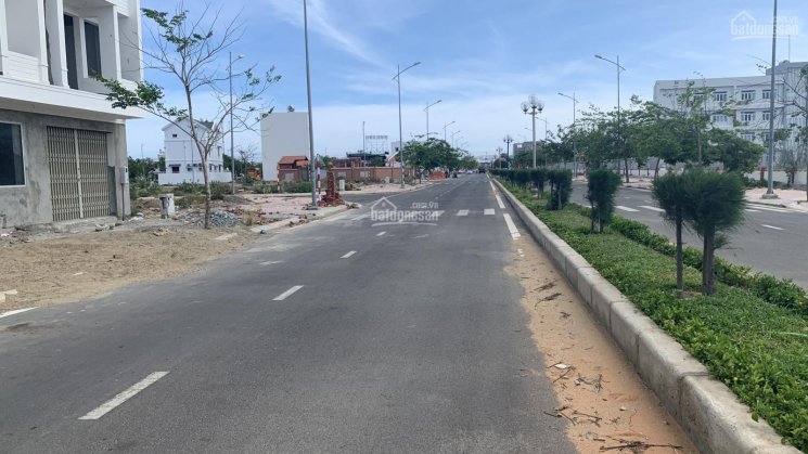 Bán đất mặt tiền đường Nguyễn Tri Phương khu dân cư Bắc Nguyễn Văn Cừ