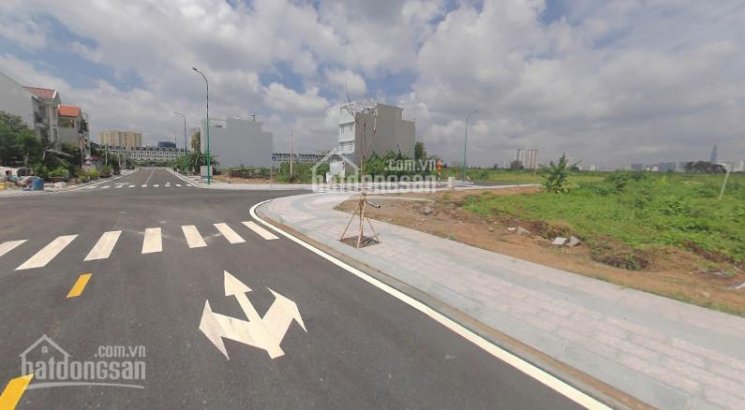 Bán đất đường Hoàng Phan Thái, huyện Bình Chánh, giá chỉ 18 triệu/m2, sổ riêng, LH: 0906948435