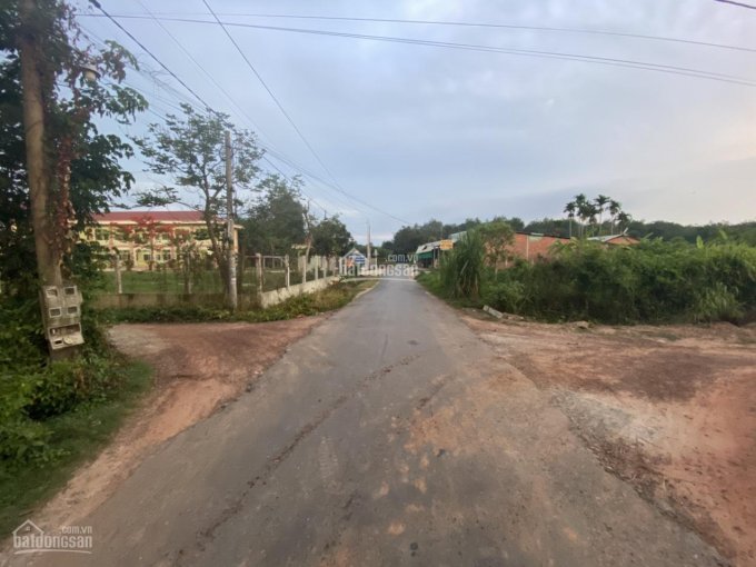 Lô góc nở hậu có thổ cư gần trường học Bàu Đồn, Gò Dầu, Tây Ninh. Sổ sẵn, giá chỉ 295tr hết đất