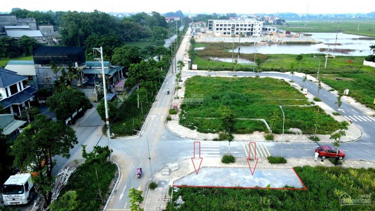 Bán đất đấu giá lô góc 2 mặt tiền 5m, 17m, cách 2 trường học 50m, đường đôi 24m, Sài Sơn, Quốc Oai