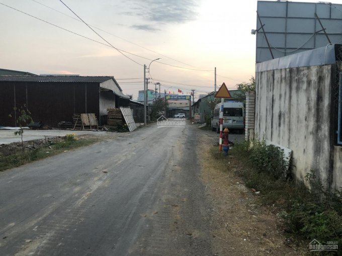 Chính chủ gửi bán đất ở Long An, mặt tiền đường Quách Văn Tuấn