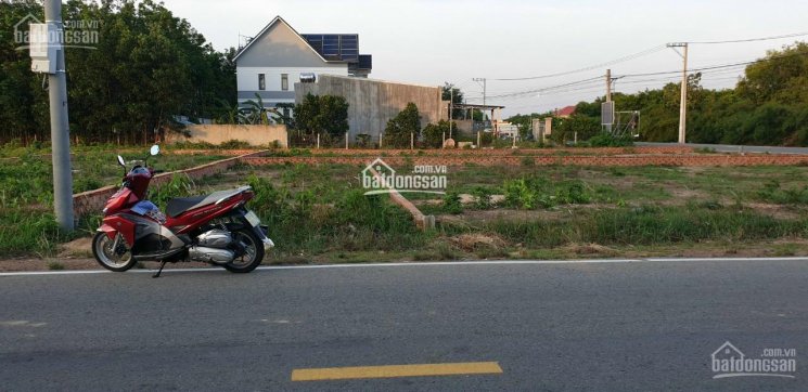 Bán đất TC sổ sẵn MTĐ DX 081 đối diện nông trang Đồng Dao, Định Hoà. 80m2, 0901813419 Yến Nhi