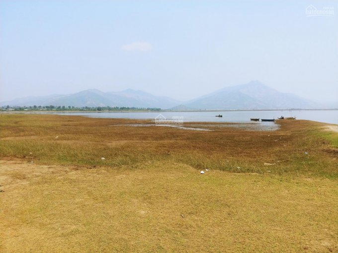 Bán đất mặt nước Biển Hồ Plei Ku, Gia Lai, DT 30000 m2, gía 6.5 tỷ, LH 0908857333