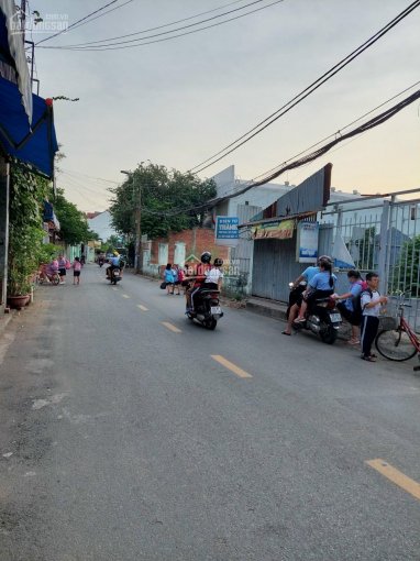 Bán 100m2 đất, mặt tiền đường Nguyễn Duy Trinh, p. Bình Trưng Đông, Q2