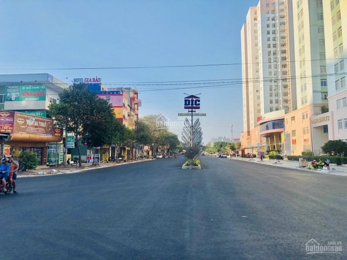 Bán đất rộng 985m2 vị trí vip mặt tiền Nguyễn Hữu Cảnh, Vũng Tàu đường 36m khu buôn bán sầm uất