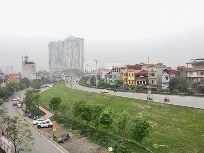 Nhỉnh 3 tỷ sở hữu 82m2 đất, gần chợ, trường, ô tô vào đất, khu Phố dễ mua bán nhất quận Long Biên