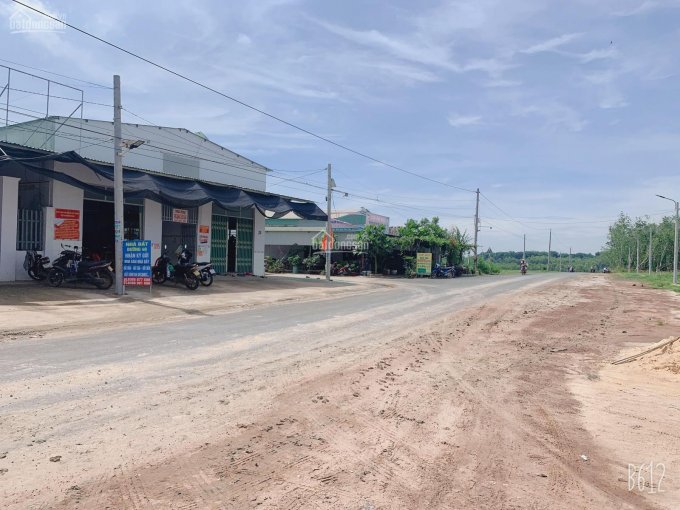 Mặt tiền đường số 40 gần Becamex Chơn Thành, Bình Phước, chủ cần bán 250m2 sổ sẵn công chứng liền
