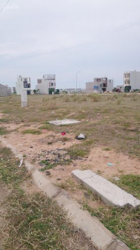 Đất mặt tiền, gần sát sân bay Tuy Hòa