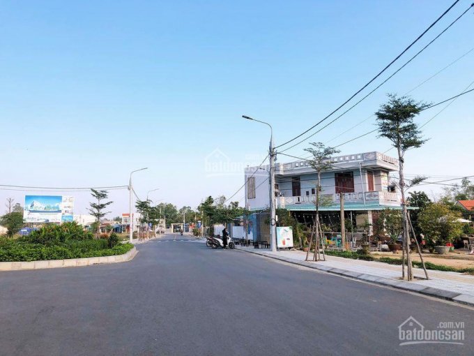 Chuyển nhà vào Nam bán gấp 100m2 ngay Quốc Lộ 1A, đã có sổ, giá sụp hầm 1,8x tỷ