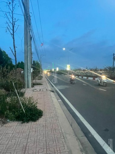 Cần bán lô đất mặt tiền đường Nguyễn Thị Minh Khai,
DT: 10x128m (200m2 thổ cư), giá bán: 5 tỷ