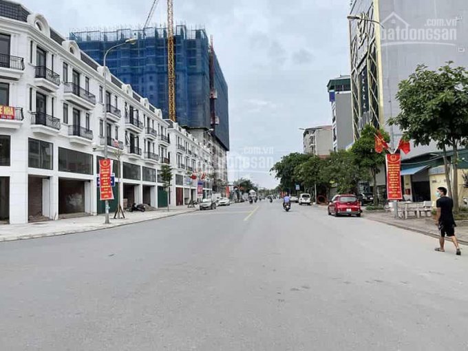Chính chủ bán 92,6m2 đất đấu giá mặt đường chính rộng 21m tại Phúc Lợi, Long Biên