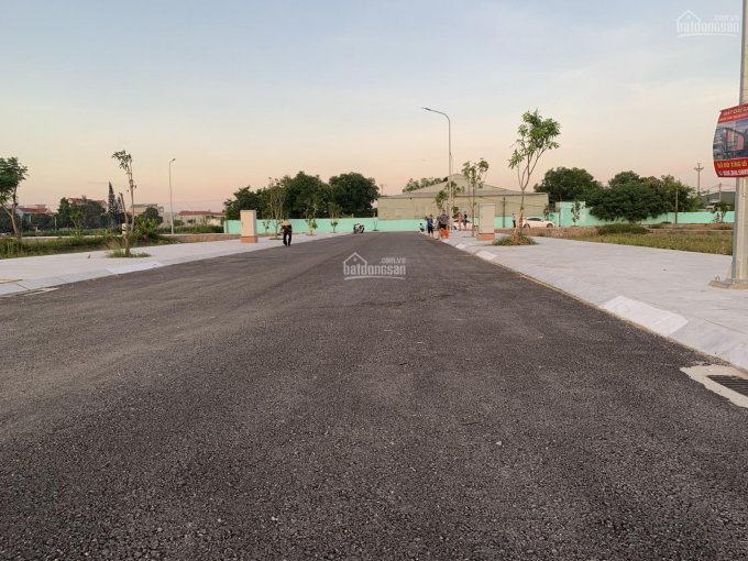 Bán đất mặt đường Thanh Niên Quảng Đức, thị trấn Quảng Xương đường 8m vỉa hè 5m 1.1 tỷ cho 125m2