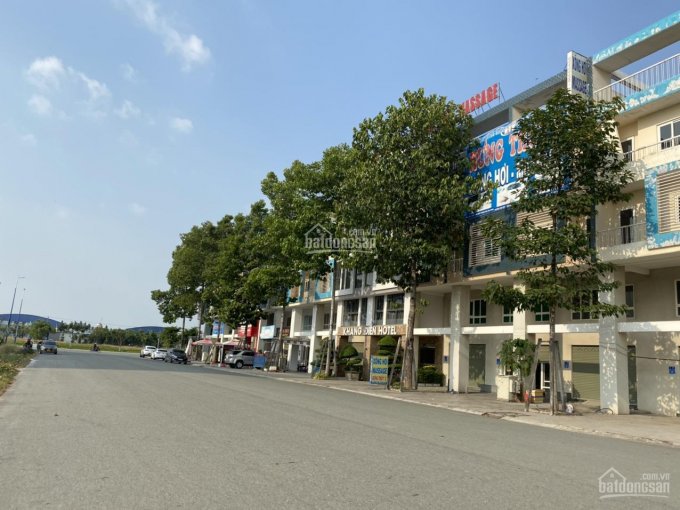 Lô góc 3 diện tích 8,1x25,8x8,1 mặt tiền đối điện căn hộ The View, căn hộ Midori của Becamex Tokye