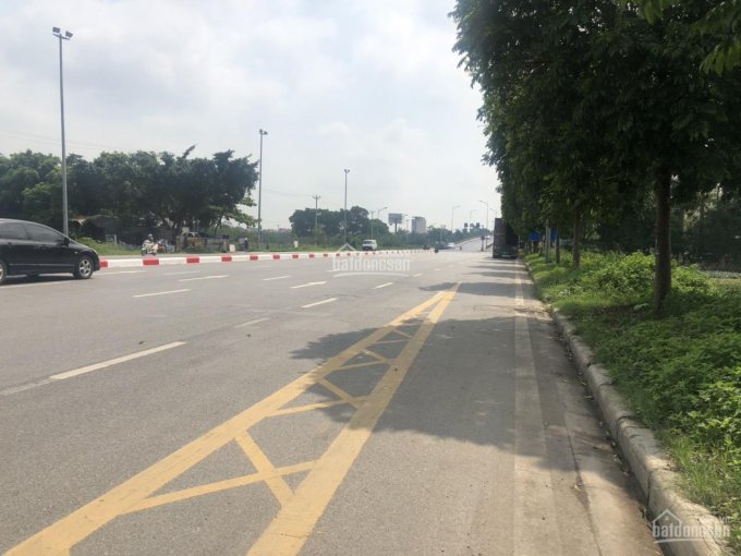 Bán 60m2 đất thôn Đoài Nam Hồng, ngay bìa làng đường thông rộng. MT 6.5m