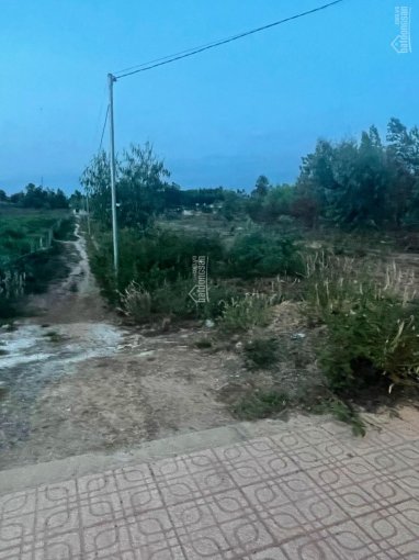 Cần bán lô đất mặt tiền đường Nguyễn Thị Minh Khai,
DT: 10x128m (200m2 thổ cư), giá bán: 5 tỷ