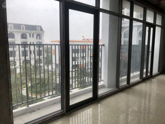 Cần nhượng lại 100m2 sàn văn phòng siêu đẹp gần Vinhomes Riverside giá gốc CĐT - 0961.169.169