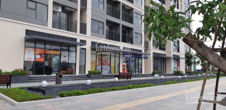 Chính chủ bán shophouse Vinhomes Smart City, DT 100m2 đang cho thuê 35 triệu/th. LH: 0937996015