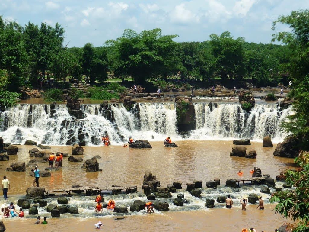 Du lịch thác Giang Điền Long Thành