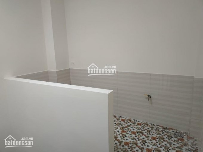 Bán gấp nhà ngõ 190 phố Hoàng Mai - hồ Đền Lừ 53m2 x 5 tầng vuông vắn. Giá bán: 5,2 tỷ có TL