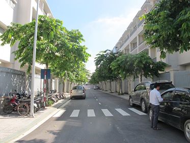Cần cho thuê căn nhà liền kề khu đô thị An Hưng, phường Dương Nội. DT 82,5m, nhà 4 tầng đầy đủ cửa