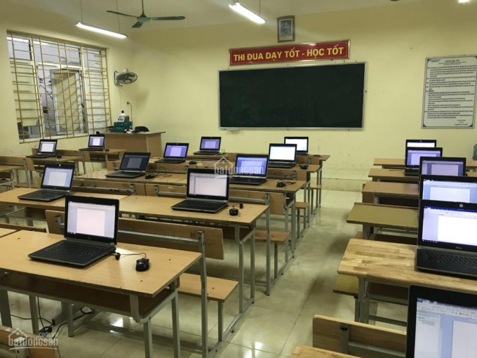 Cho thuê mặt bằng trường học full đồ, hơn 20 phòng học, sức chứa 500 học viên, giá chỉ 90tr/th