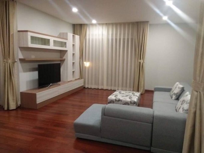 Cho thuê biệt thự đơn lập 380m2, đầy đủ nội thất mới, chưa ở, giá thương lượng. LH 0904691108