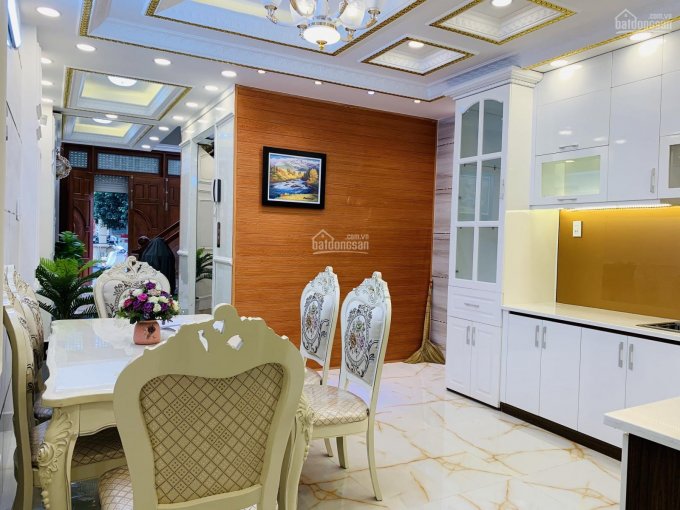 Cho thuê nhà mặt tiền tòa án Gò Vấp, full nội thất 5 lầu 7PN thang máy. Giá 32tr/tháng- 0902422256
