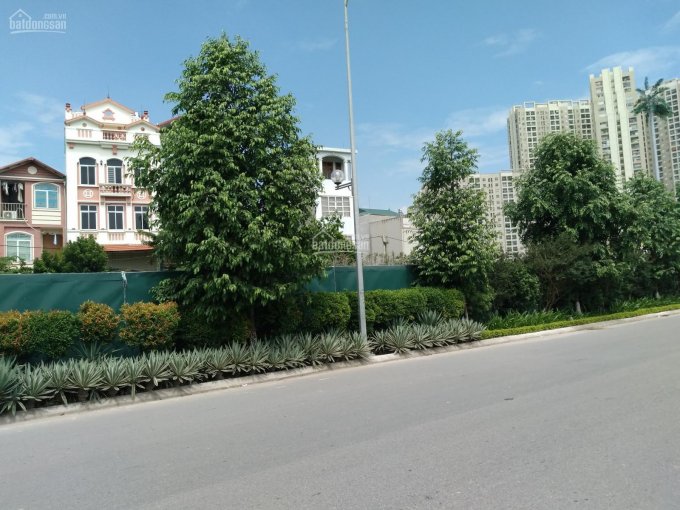 Cho thuê nhà 5 tầng ngay cạnh cổng Nam An Khánh, đường 40m