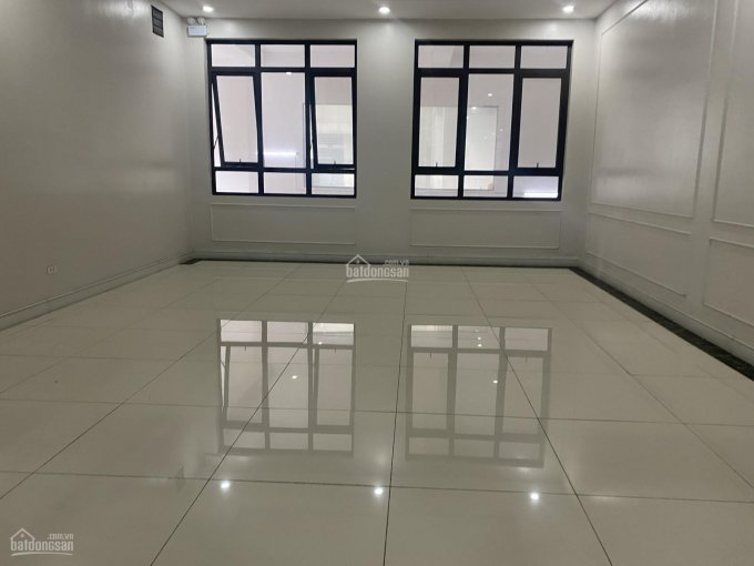 Cho thuê văn phòng 35m2 phố Nguyễn Lương Bằng, Đống Đa, HN