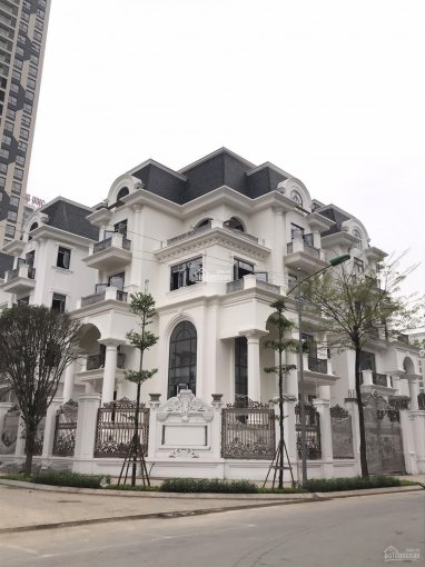 Cho thuê nhà vườn mặt phố Hoàng Ngân - Khu A Trung Hoà Nhân Chính 4 tầng 140m2 kinh doanh mọi ngành