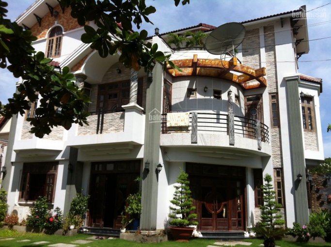 Cho thuê villa Nguyễn Văn Hưởng, Quận 2 600m2, 4PN