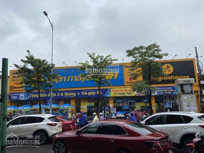 Cho thuê nhà MP Minh Khai DT 200m2 x 3T, MT 14m, giá 6k$/tháng