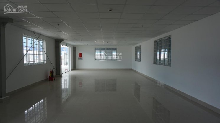 Cần bán nhà xưởng 12.000 m2 và lô đất 5353 m2 đất góc 2 MT trong KCN Thủ Thừa, Long An